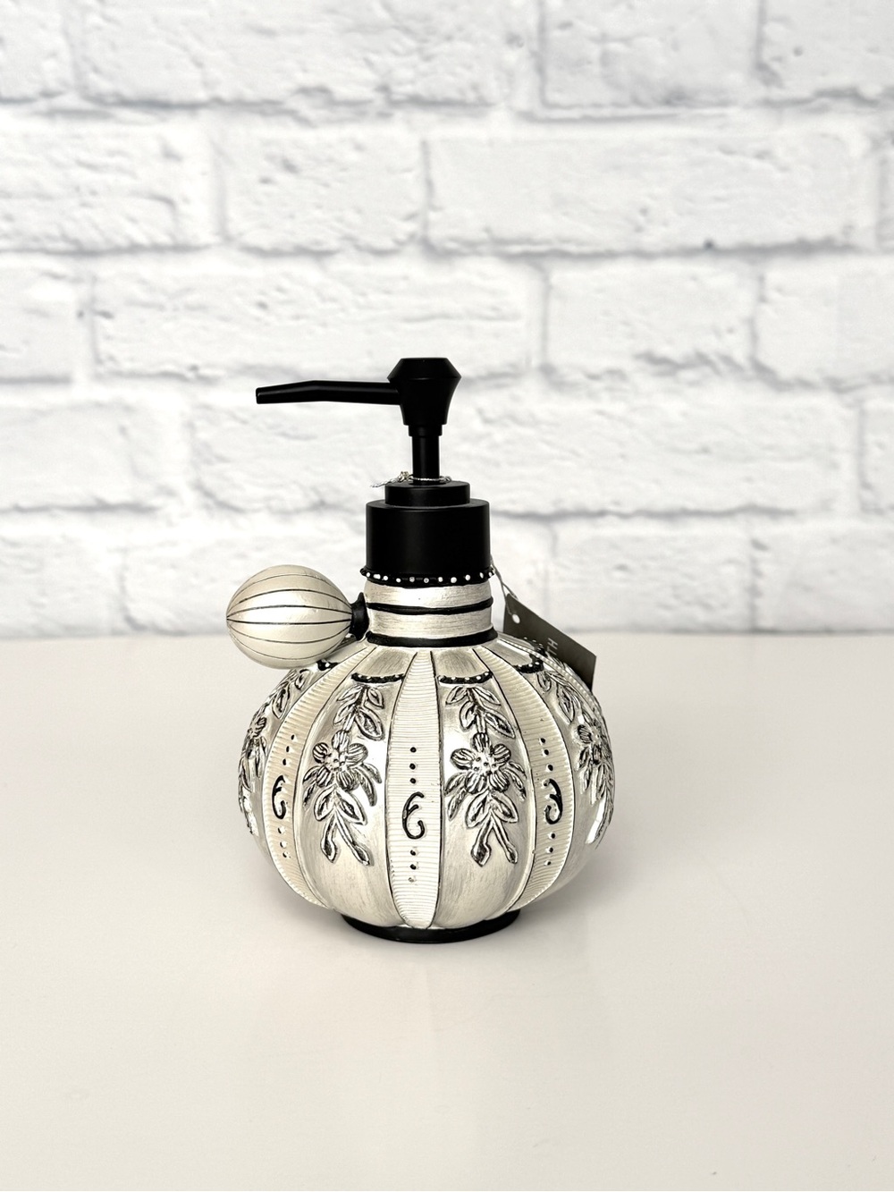 New Croscill Mademoiselle Soap Dispenser Lotion Pump Vintage Silver Rare